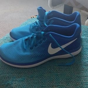 NWT Nike Flex